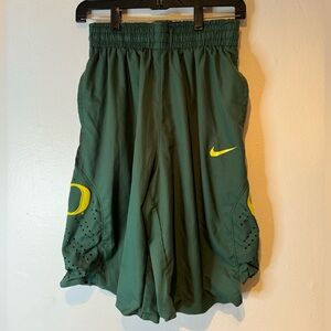 Nike Dri-Fit‎ Oregon Ducks Shorts Men’s Size Small Rare Green Basketball